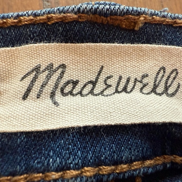 Madewell roadtripper style woman’s jeans. High rise stretch size 27 inseam 27”. - Picture 3 of 6